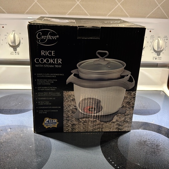 NIB Kitchen Crofton Rice Cooker with Steam Tray - Picture 1 of 7